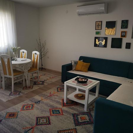 Apartman And Rooms Dream House โมสตาร์ ภายนอก รูปภาพ