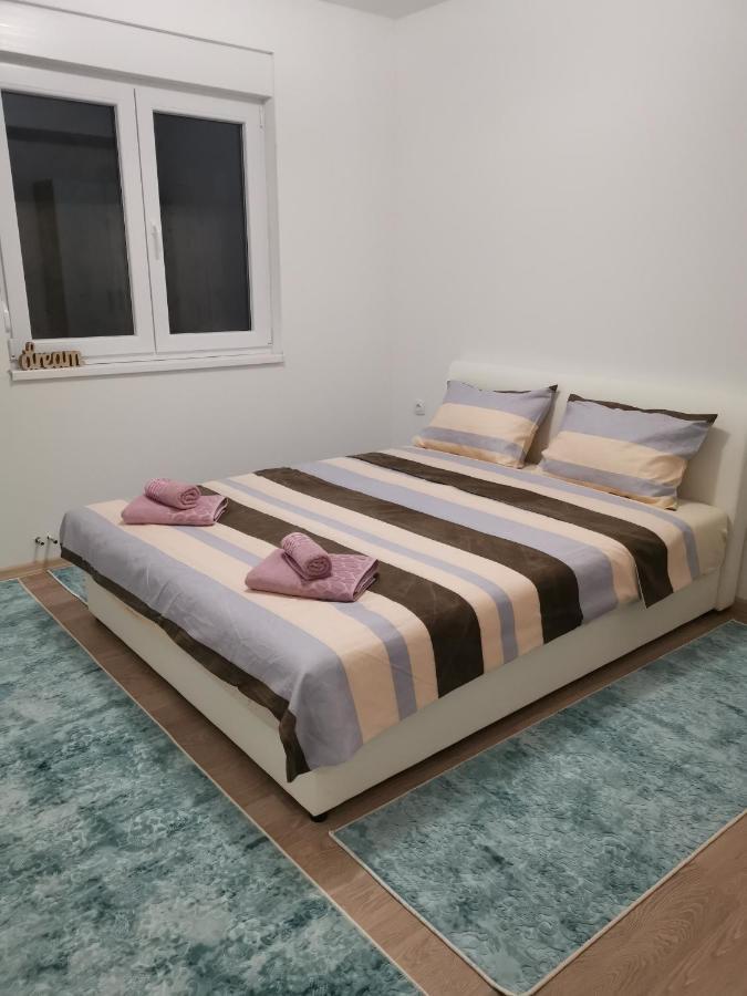 Apartman And Rooms Dream House โมสตาร์ ภายนอก รูปภาพ