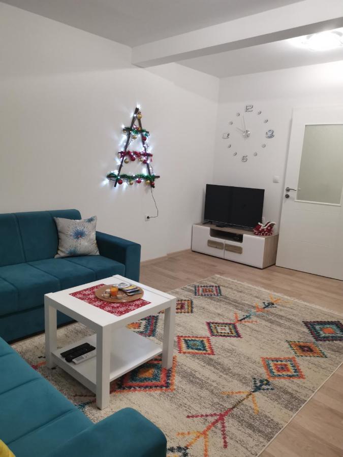 Apartman And Rooms Dream House โมสตาร์ ภายนอก รูปภาพ