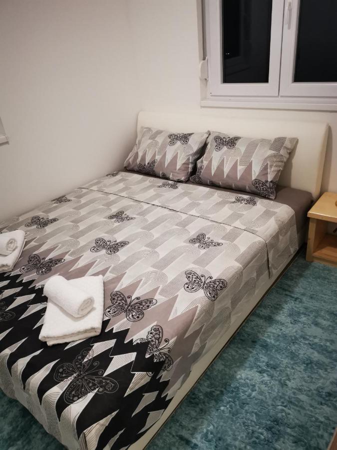 Apartman And Rooms Dream House โมสตาร์ ภายนอก รูปภาพ