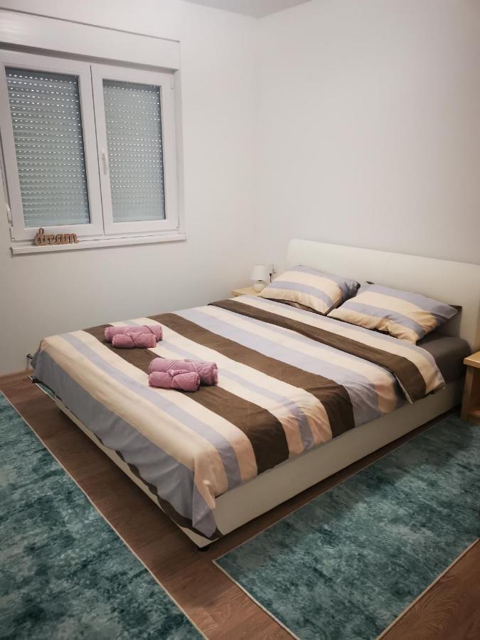 Apartman And Rooms Dream House โมสตาร์ ภายนอก รูปภาพ