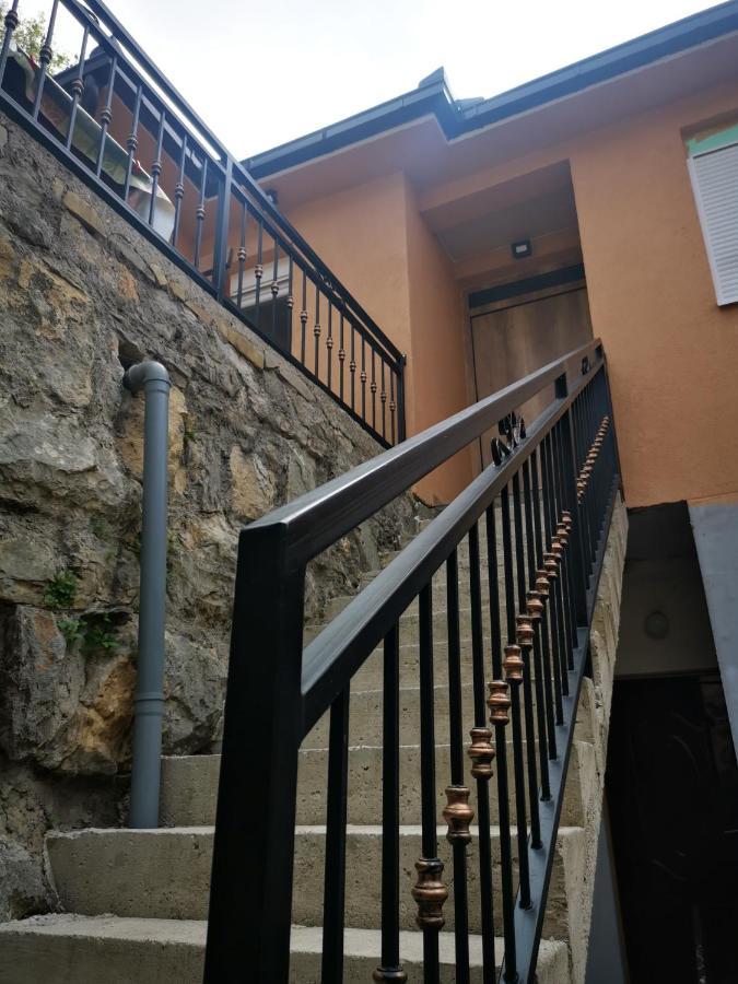 Apartman And Rooms Dream House โมสตาร์ ภายนอก รูปภาพ