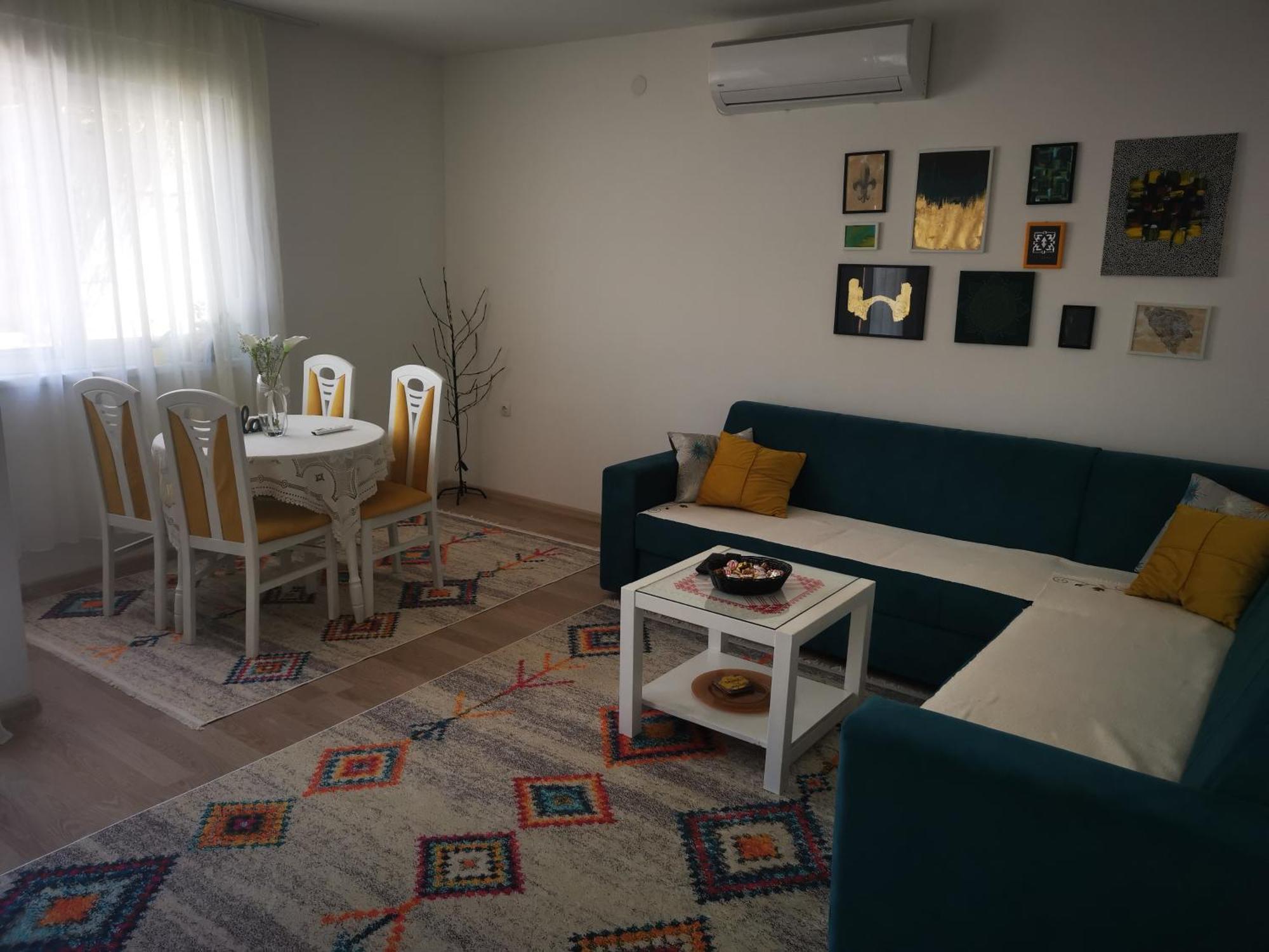 Apartman And Rooms Dream House โมสตาร์ ภายนอก รูปภาพ