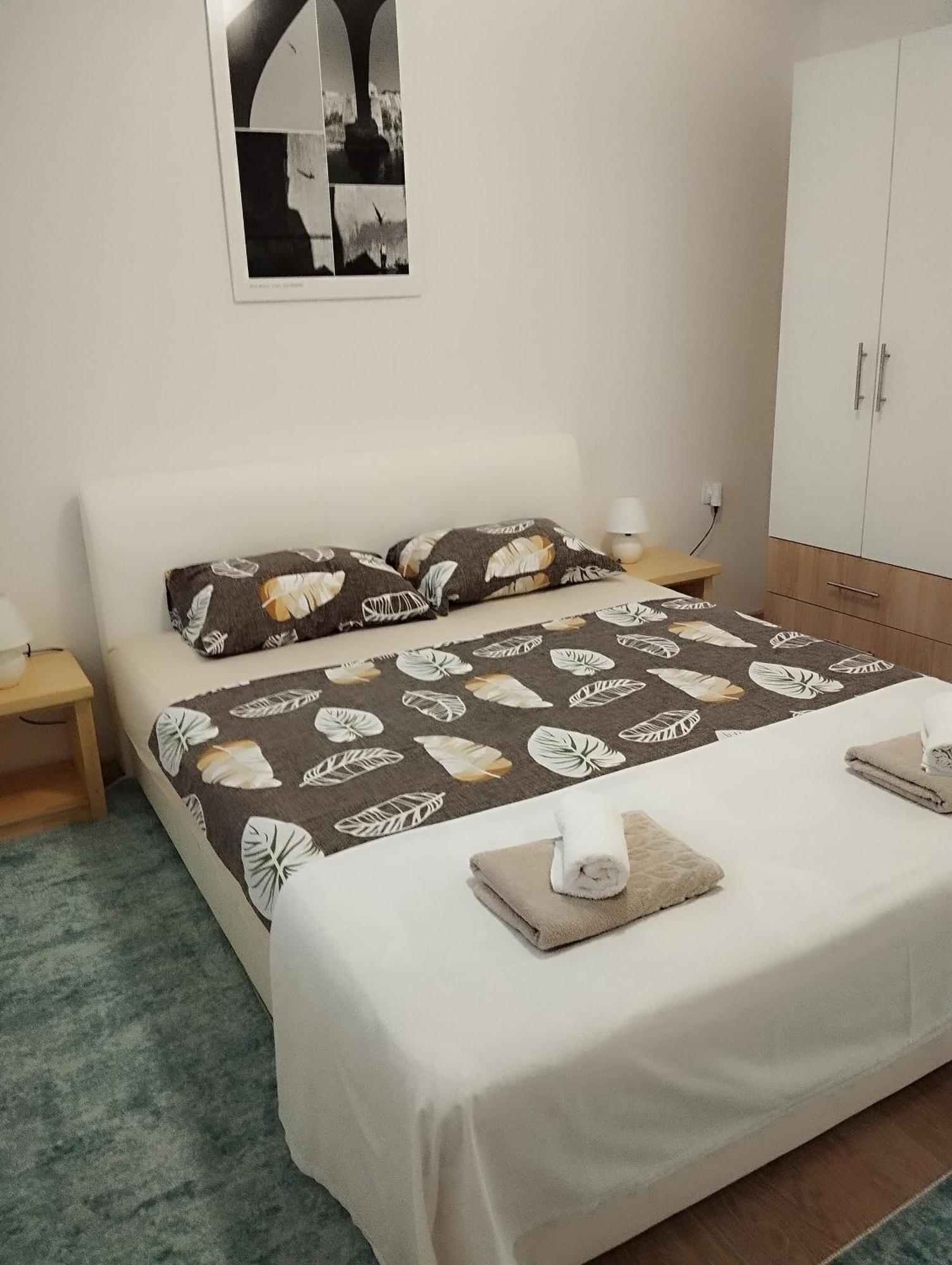 Apartman And Rooms Dream House โมสตาร์ ภายนอก รูปภาพ