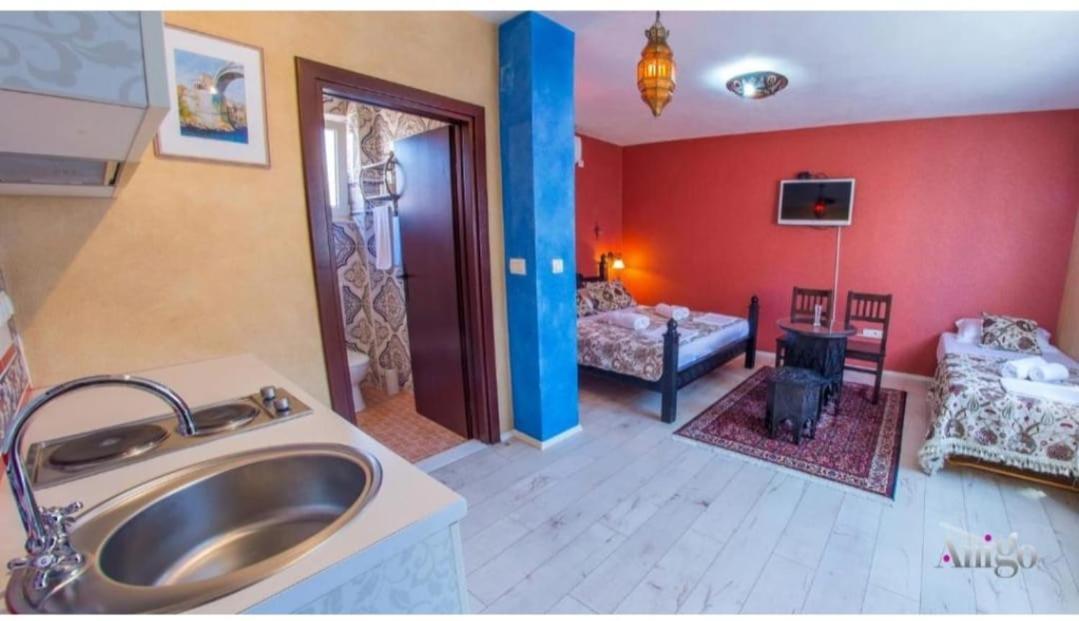 Apartman And Rooms Dream House โมสตาร์ ภายนอก รูปภาพ